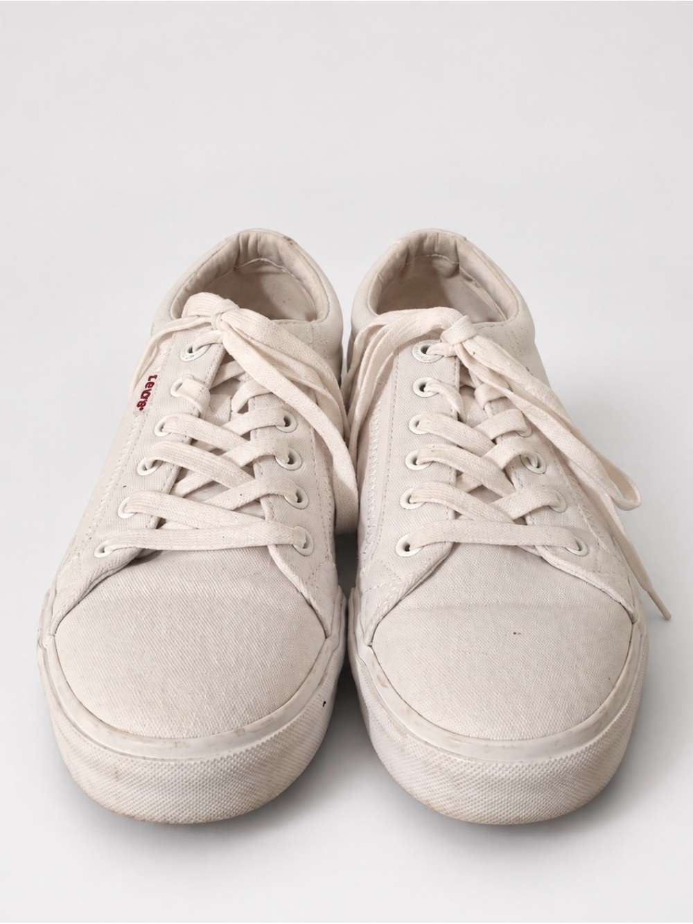 Taos White Canvas Lace-Up Sneakers Women’s Size 9